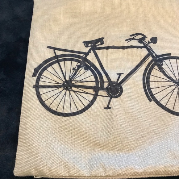 Bicycle Bike Pillow Pillowcase NWOT
Bike & Wheel Antique Vintage Look
Zipper - Picture 9 of 10